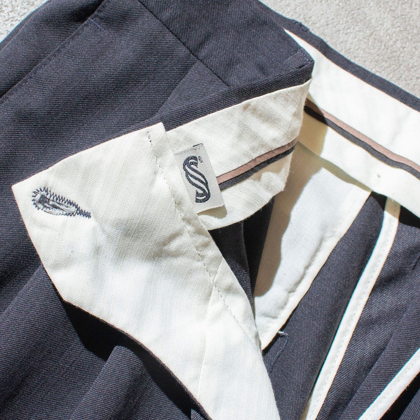 2tuck Wide Tapered Slacks / Charcoal Gray