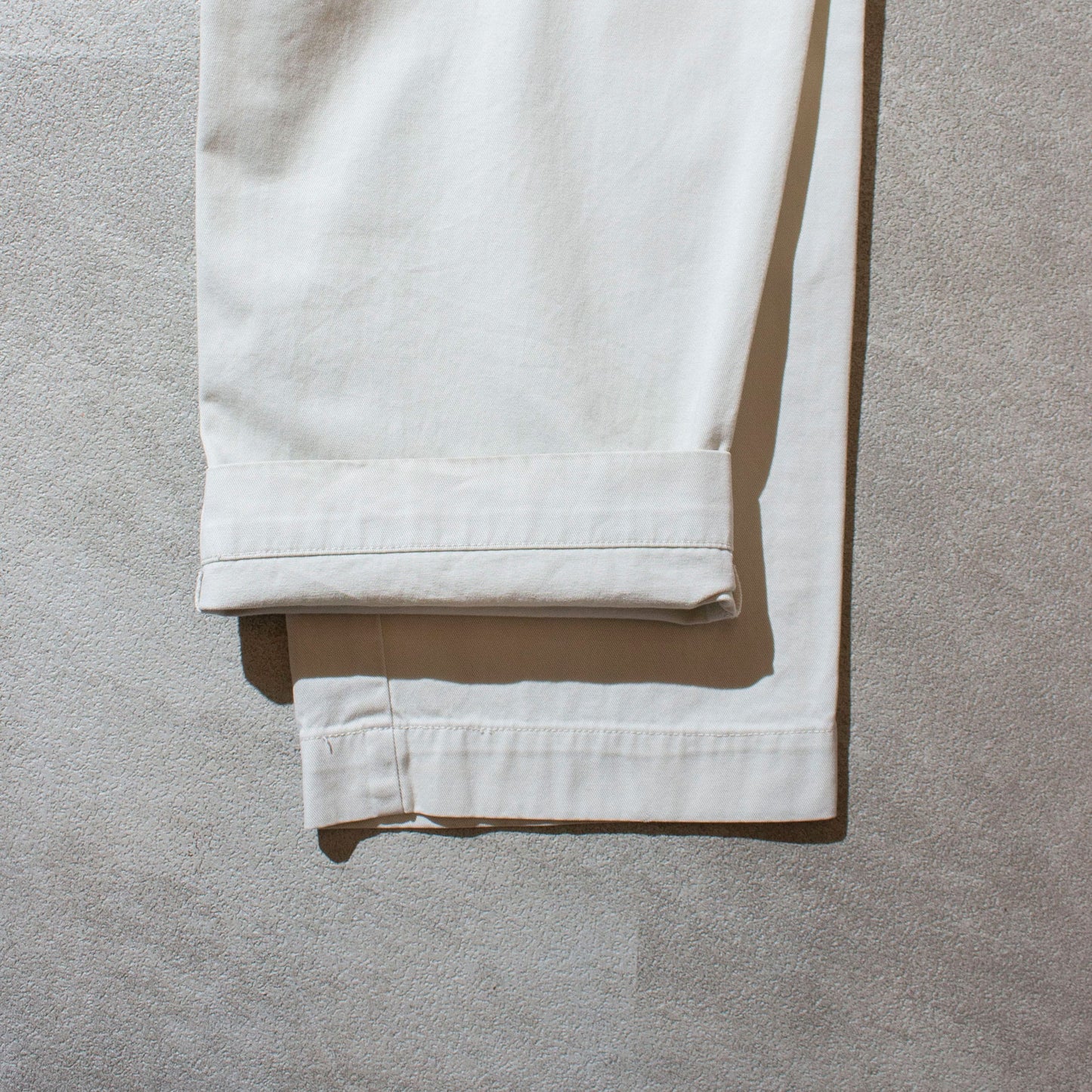"PHILIP PANT" Chino Pants / Off White