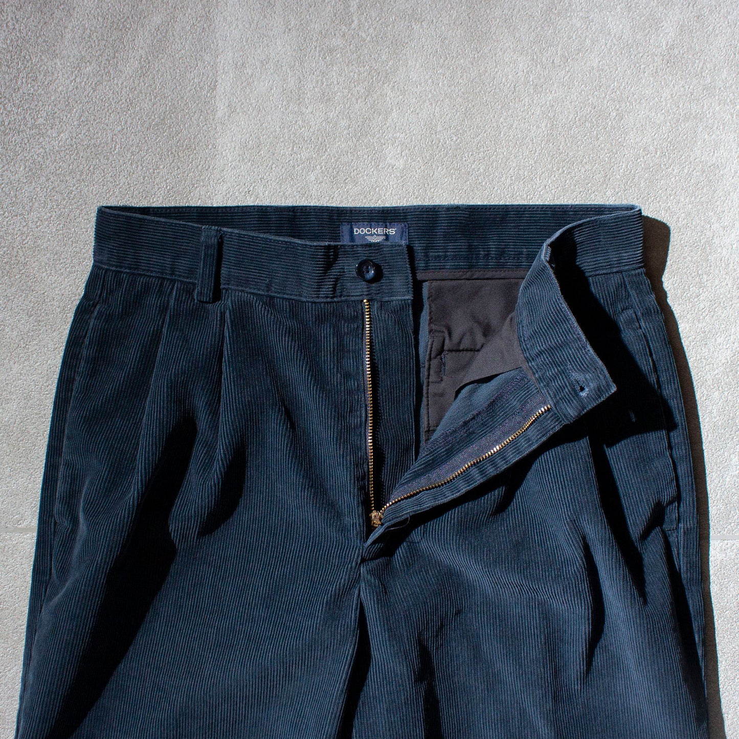 2Tuck Cordulo Pants