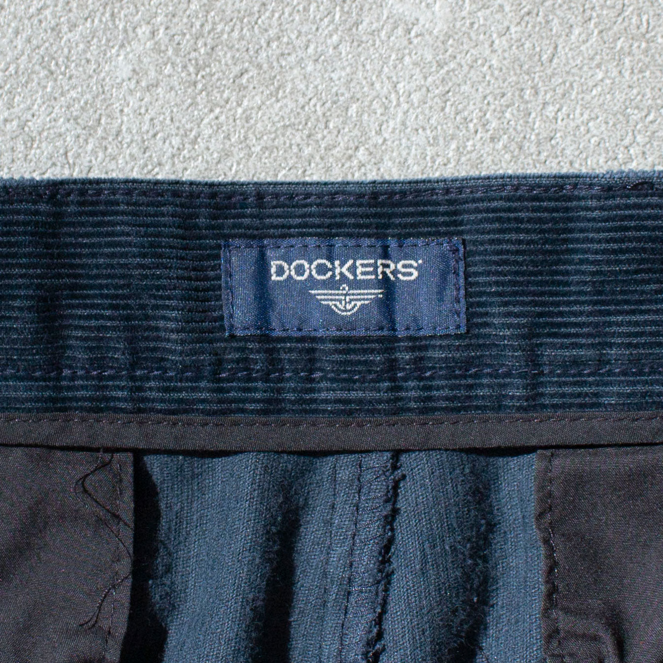 2Tuck Cordulo Pants