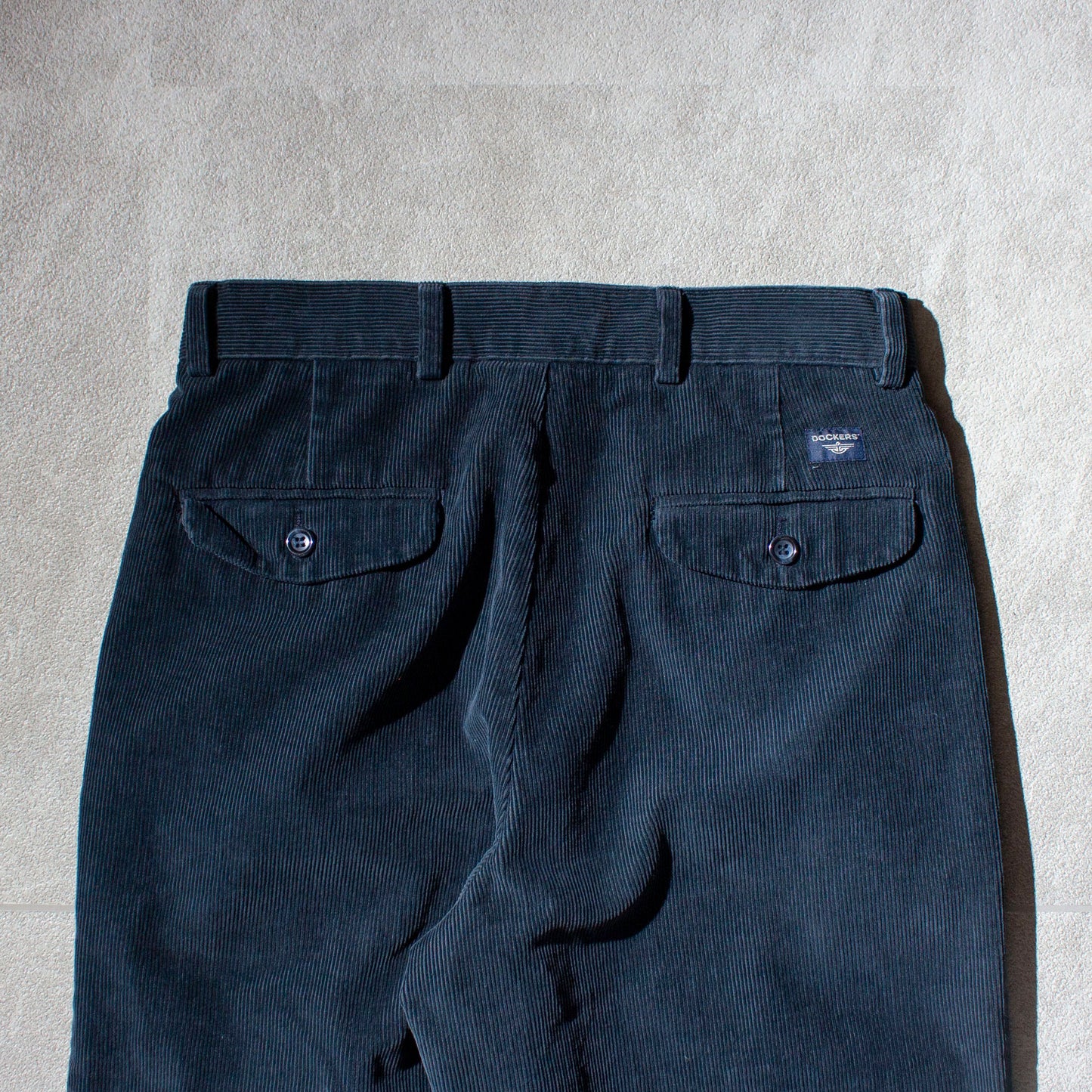 2Tuck Cordulo Pants
