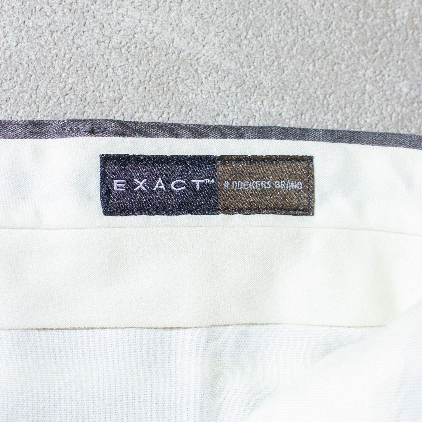 "EXACT" 2tuck Slacks