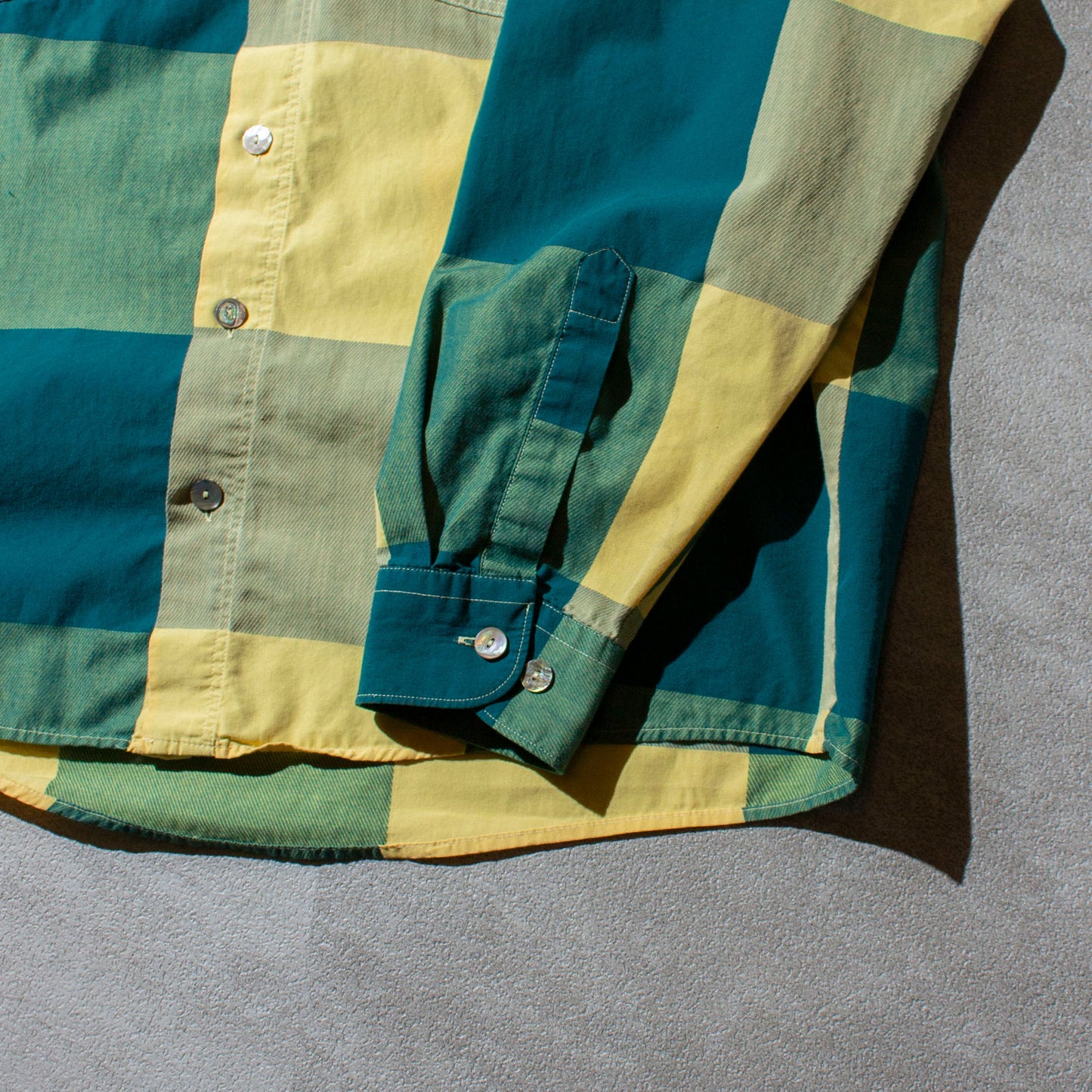 Large Check Pattern Shirt