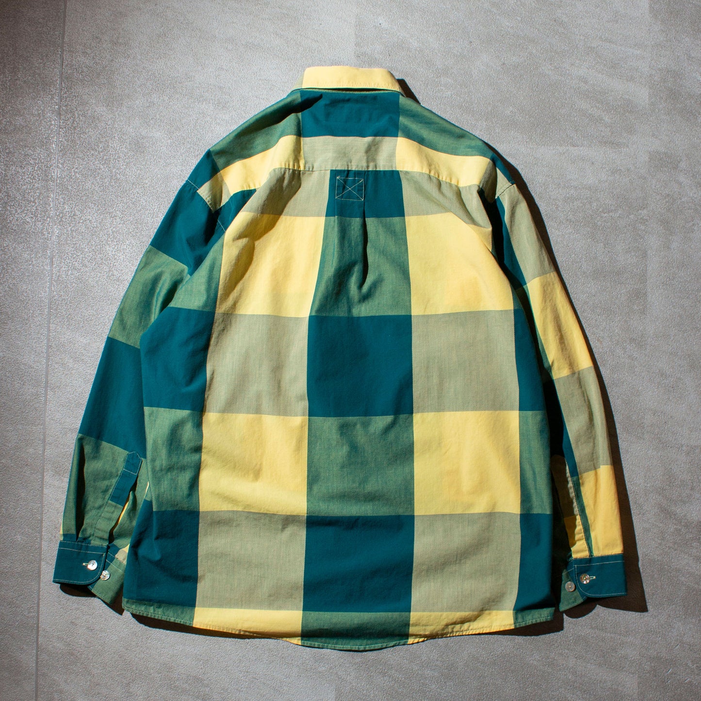 Large Check Pattern Shirt
