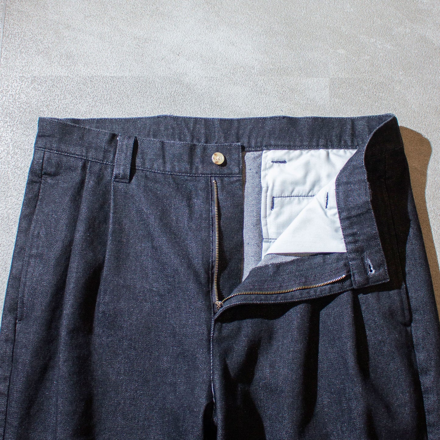 2tuck Denim Slacks / Black