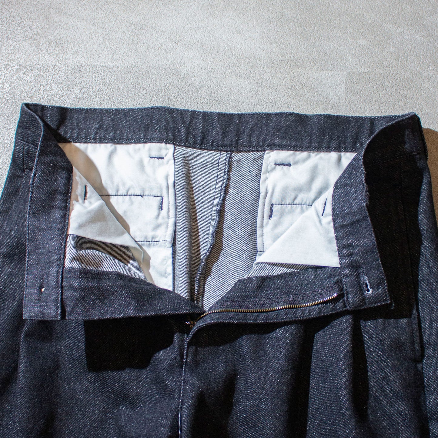 2tuck Denim Slacks / Black