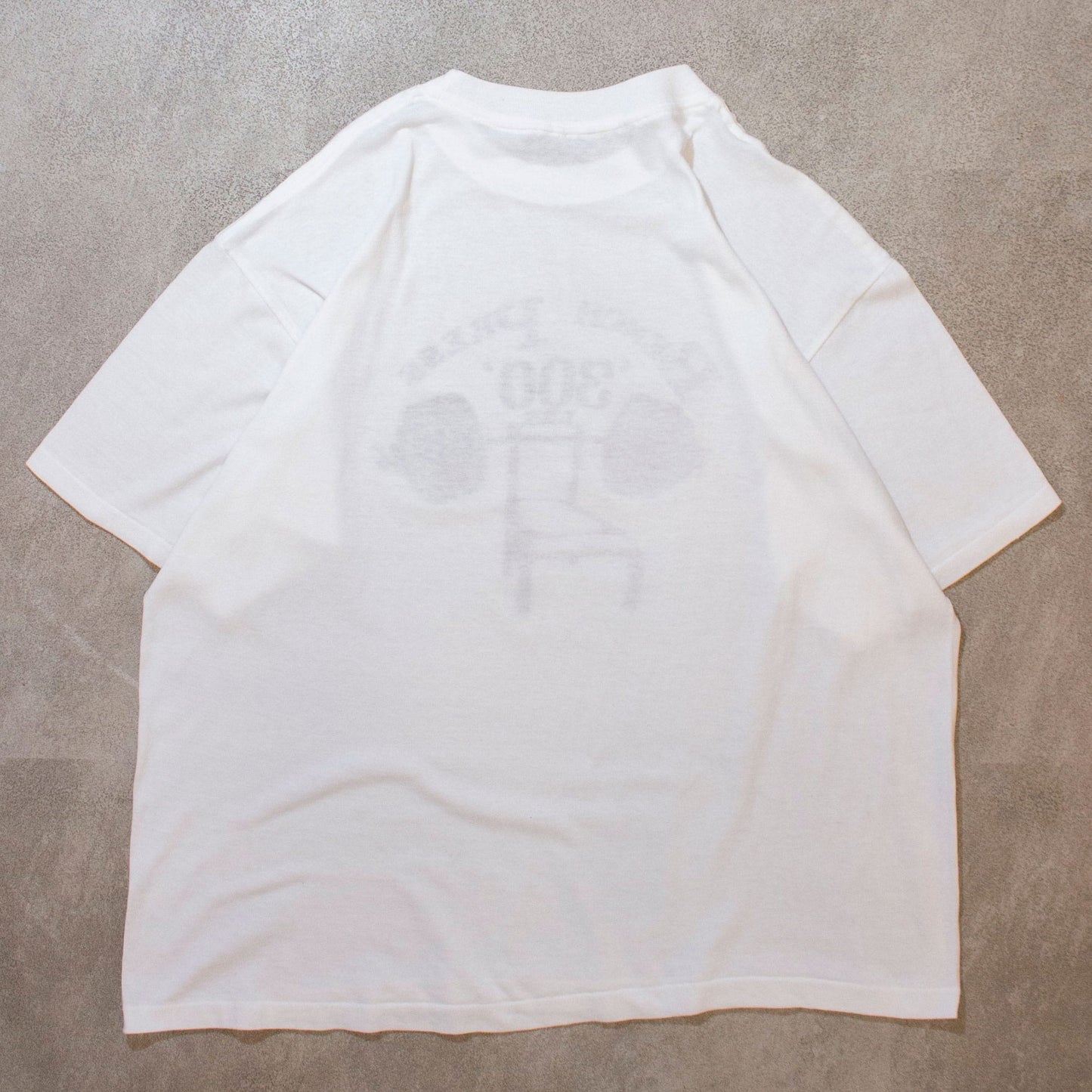 Bench Press 300lbs T-shirt【About L】
