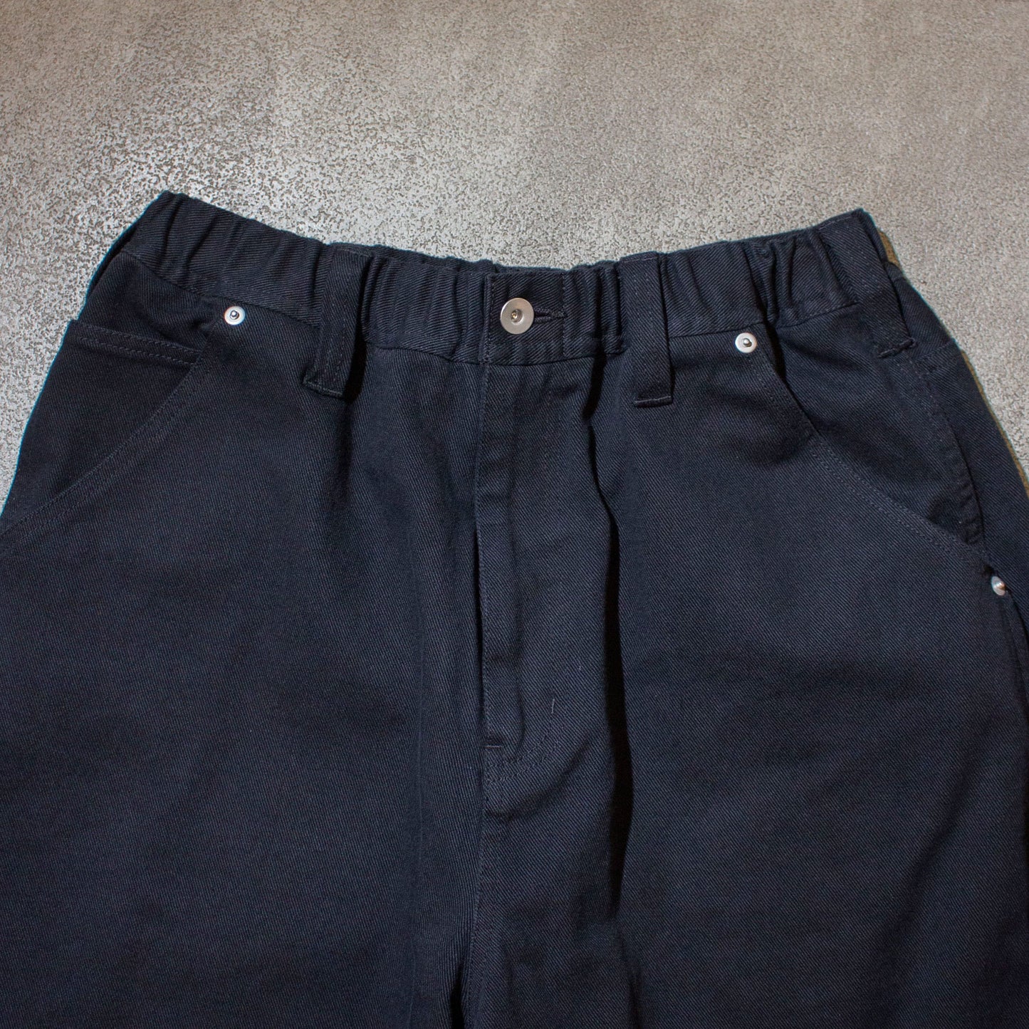 Bottle-Pocket Easy Shorts / Black
