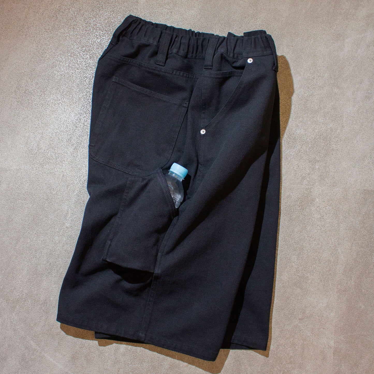 Bottle-Pocket Easy Shorts / Black