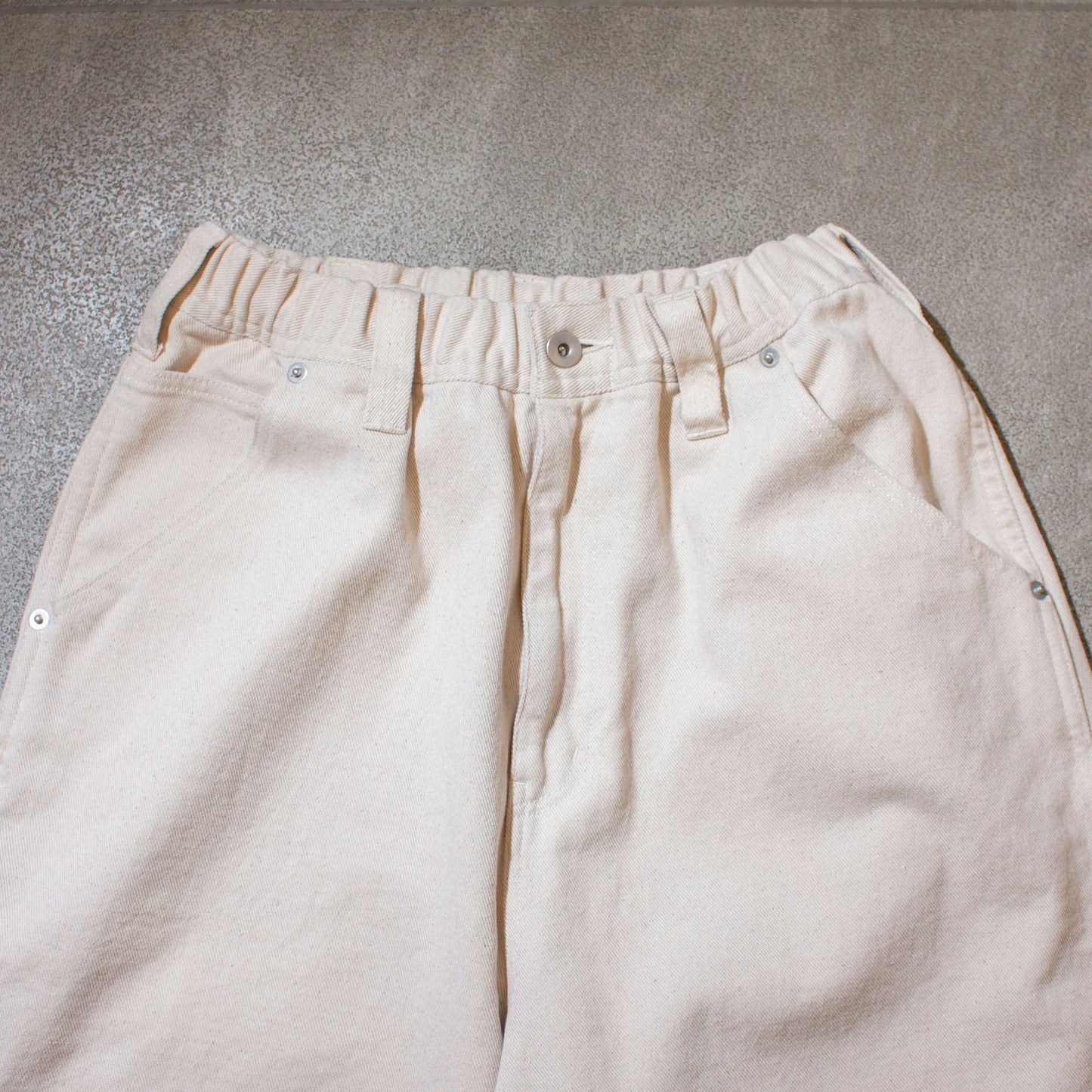 Bottle-Pocket Easy Shorts / Ivory
