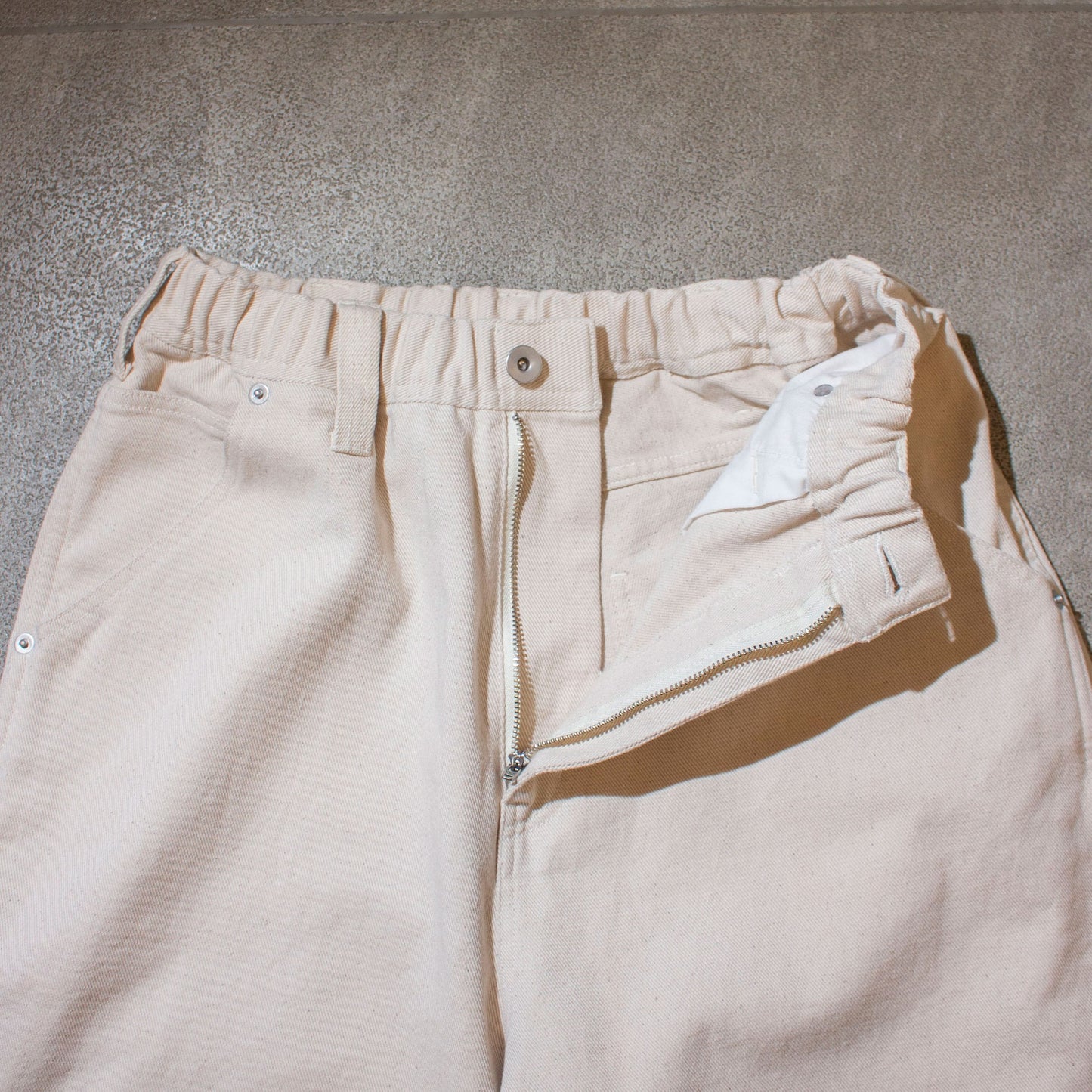 Bottle-Pocket Easy Shorts / Ivory
