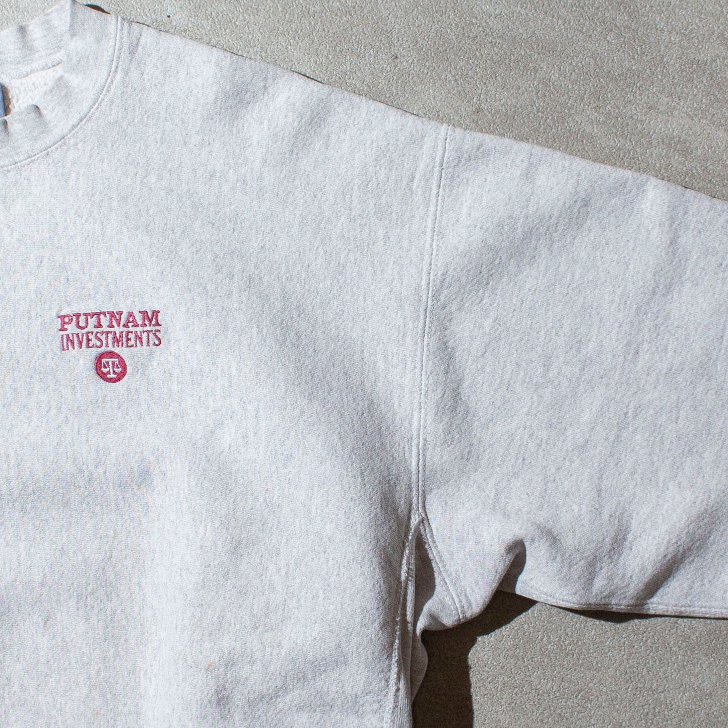 CROSS GRAIN "PUTNAM INVESTMENTS" Crewneck Sweat