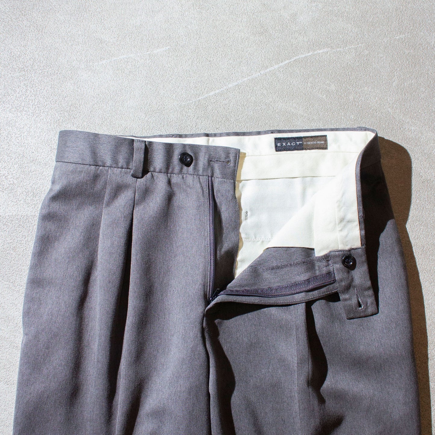 "EXACT" 2tuck Slacks